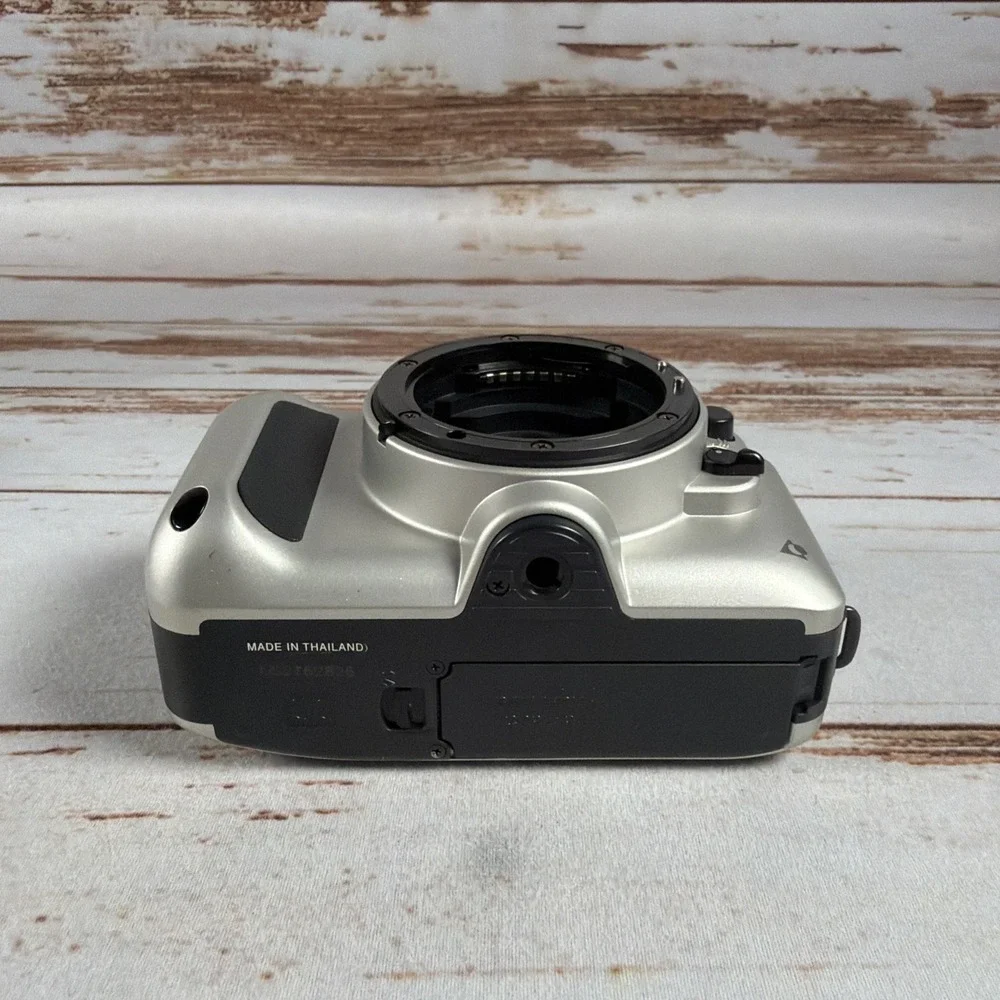 Nikon Pronea S APS SLR Film Camera Body Silver Built-in Flash Used